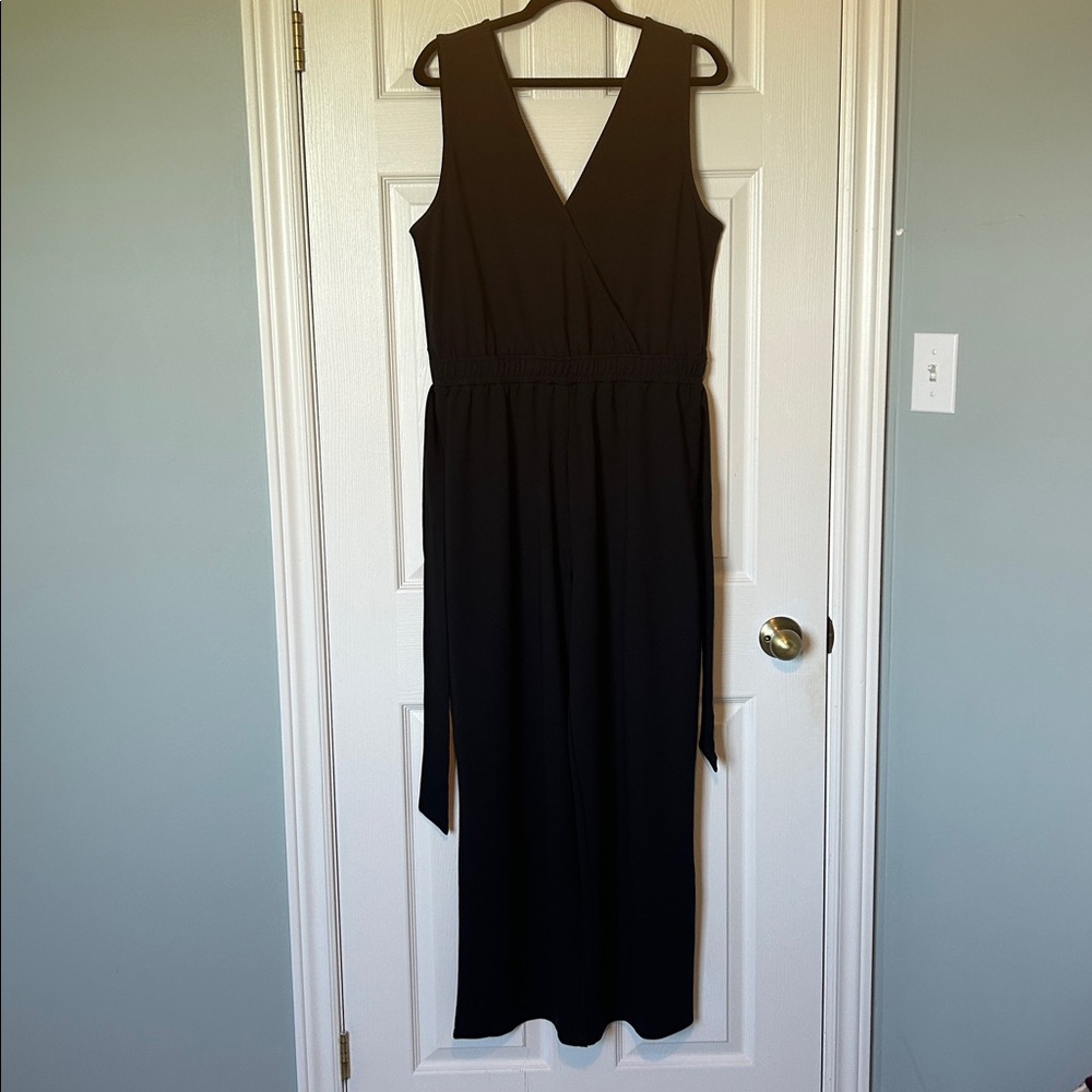 🔥🆕🔥 The Drop Caralyn Sleeveless Jumpsuit - Picture 2 of 7